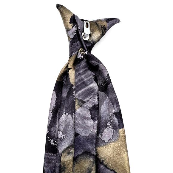 Towncraft Metal Clip-On Tie - 19.5" length x 3.75" wide -Gray Abstract Necktie - Picture 4 of 5